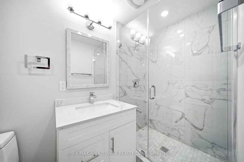 2144 Rebecca Oakville,ON L6L 2A5 — Photo 21