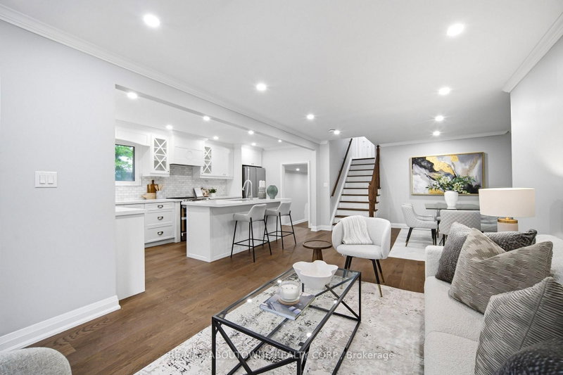 2144 Rebecca Oakville,ON L6L 2A5 — Photo 8