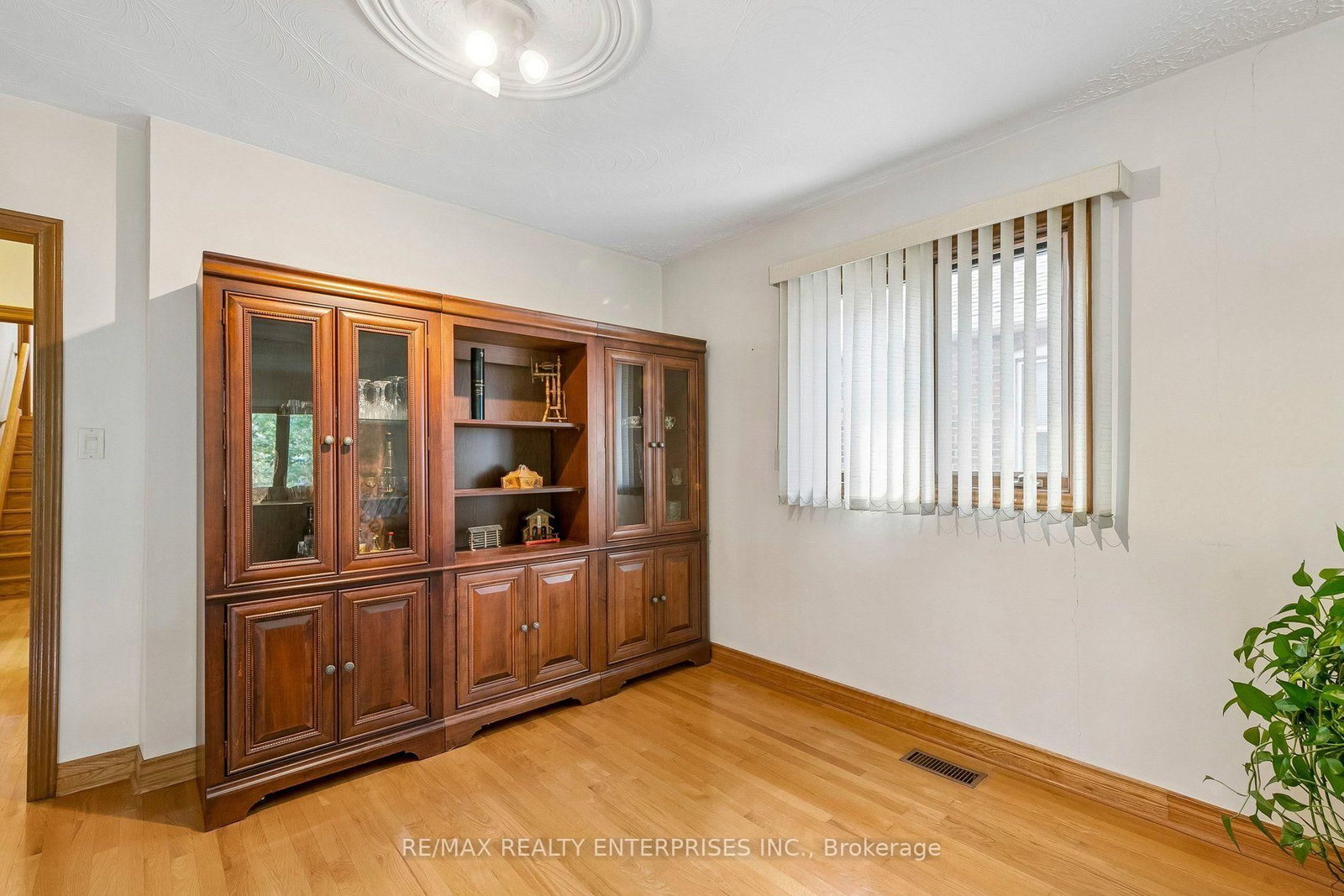 19 Coules Court • Toronto, ON photo 14