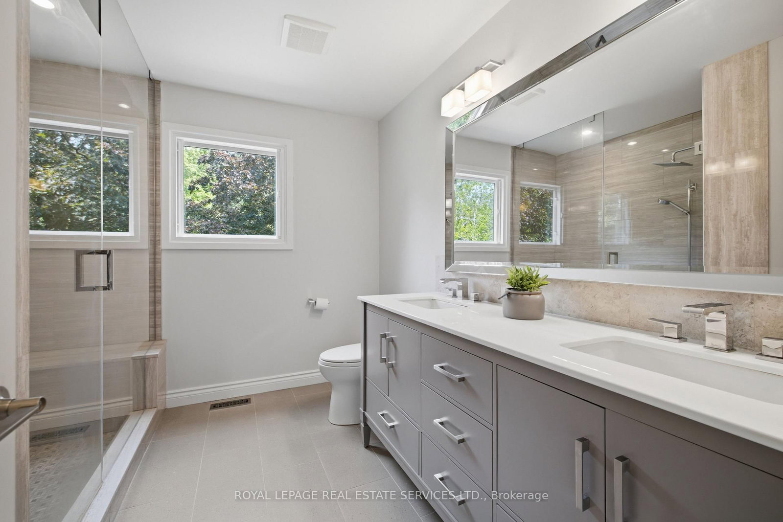 11 Regency Court • Oakville, ON photo 23