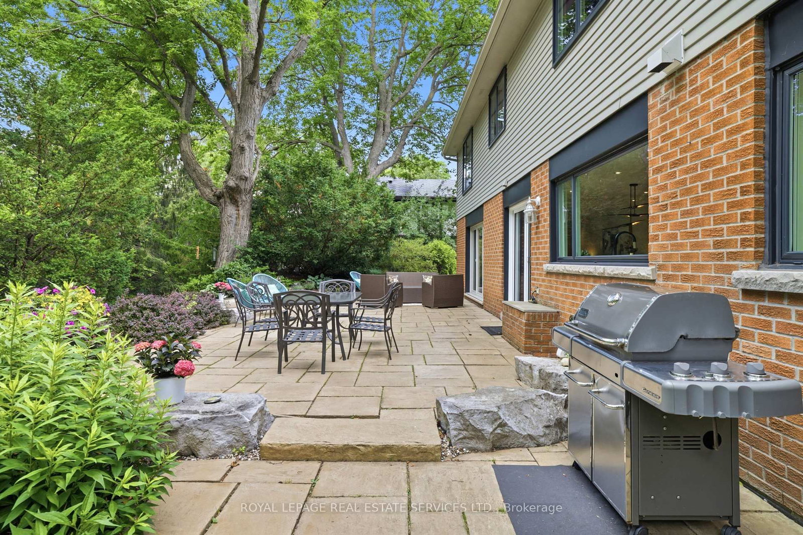 11 Regency Court • Oakville, ON photo 38