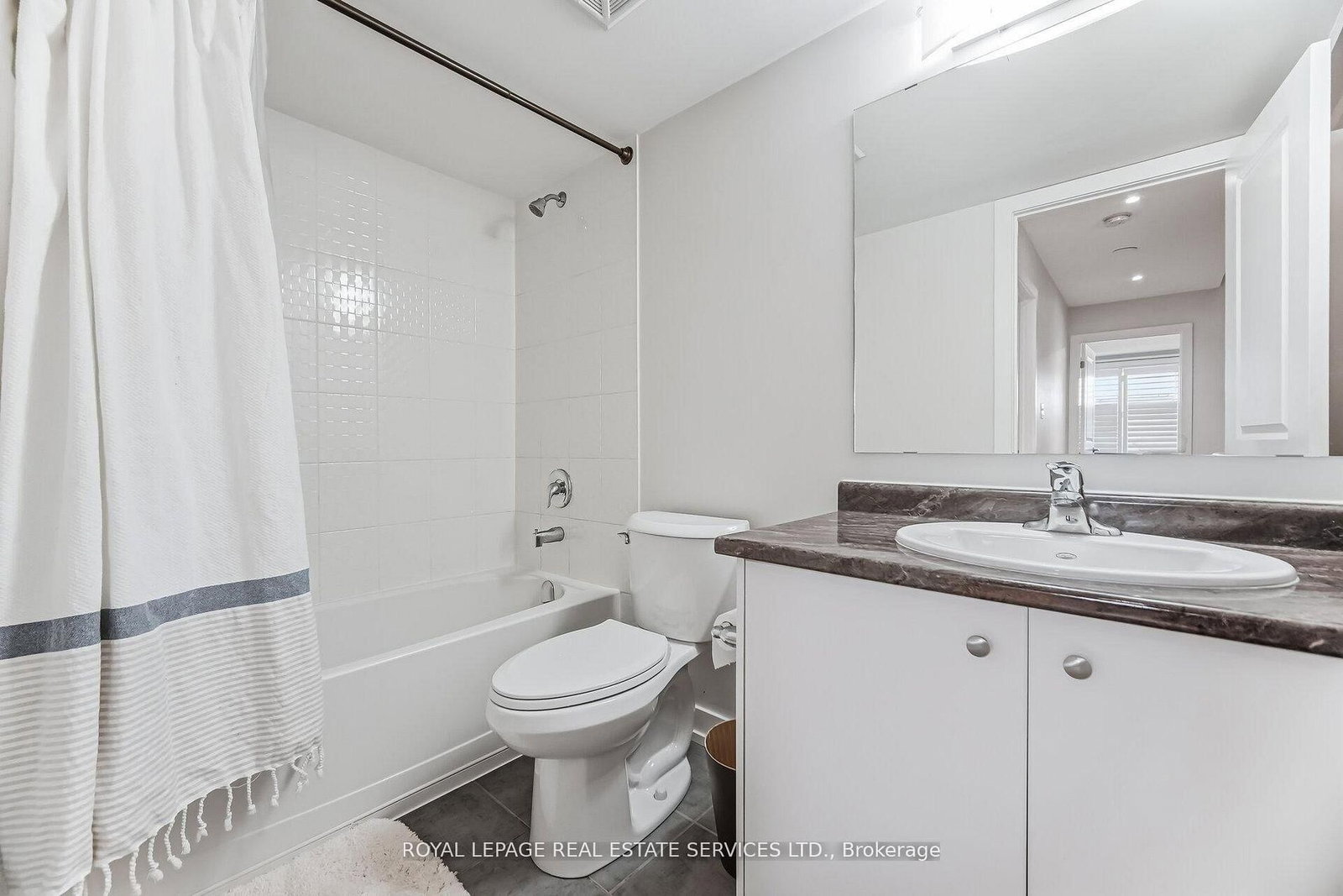 8 Drummond Street • #402 • Toronto, ON photo 23