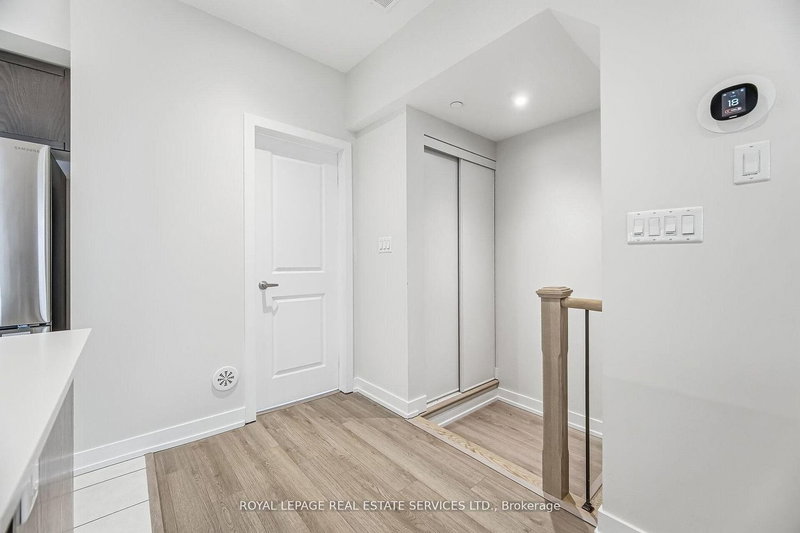402 - 8 Drummond Street