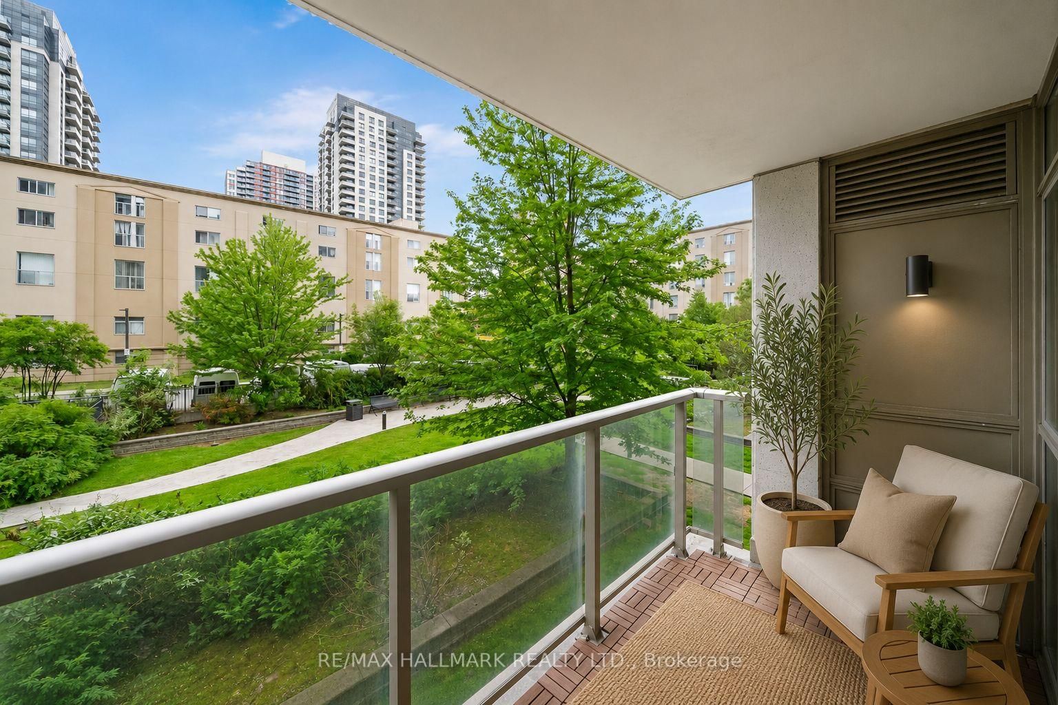 816 Lansdowne Avenue • #103 • Toronto, ON photo 15