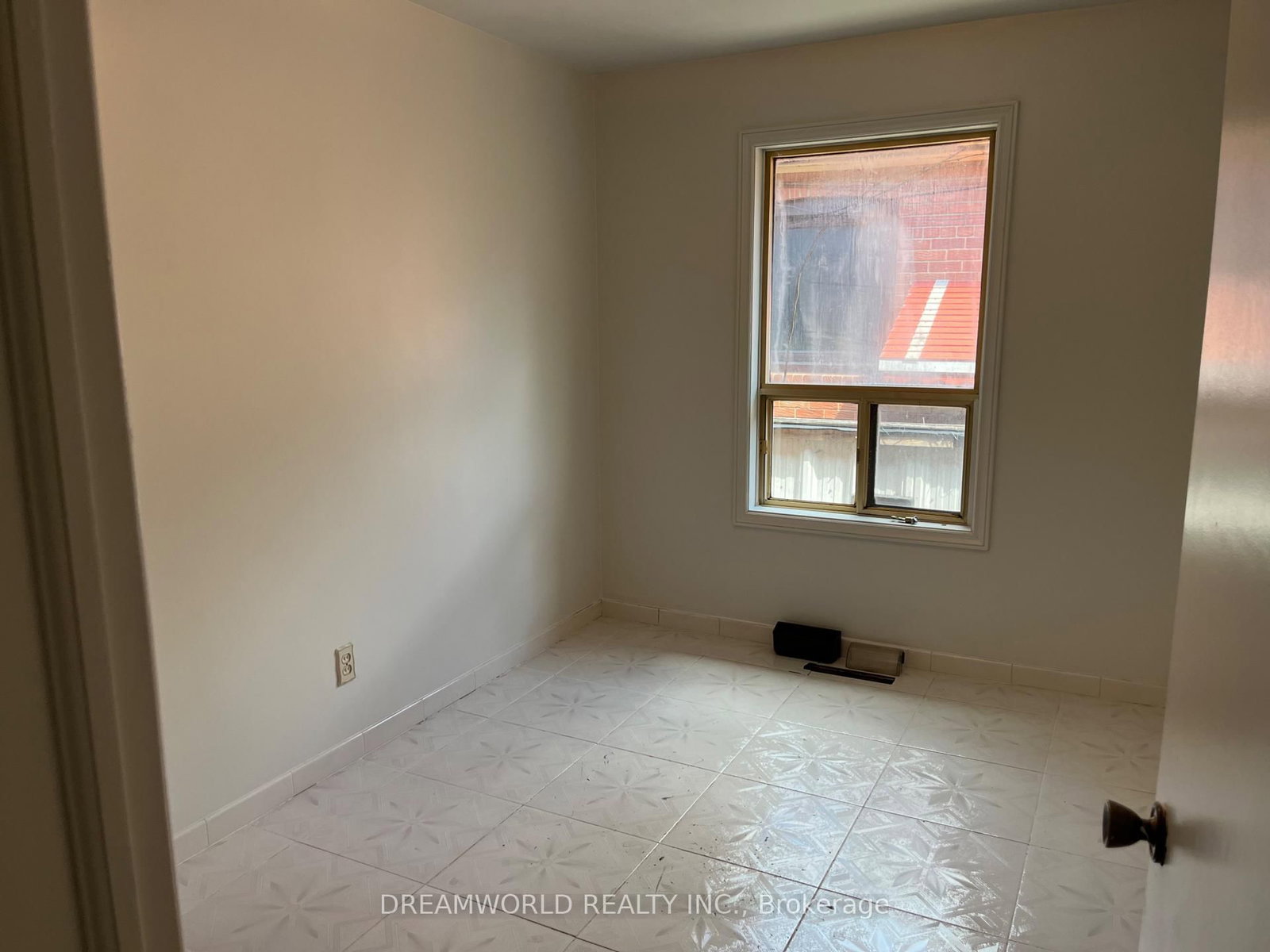 167 Redwater Drive • Toronto, ON photo 11