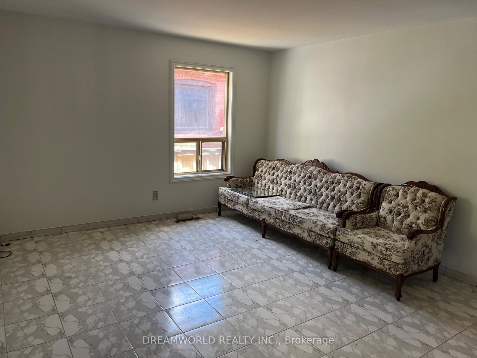 167 Redwater Drive • Toronto, ON photo 4