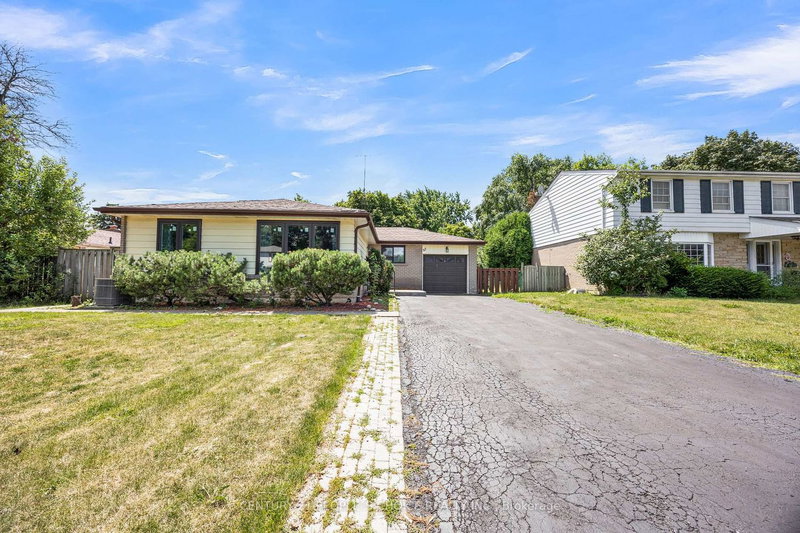 53 Brookland Drive W