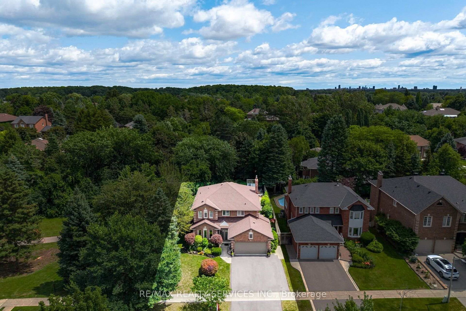 29 Christie Drive • Brampton, ON photo 4
