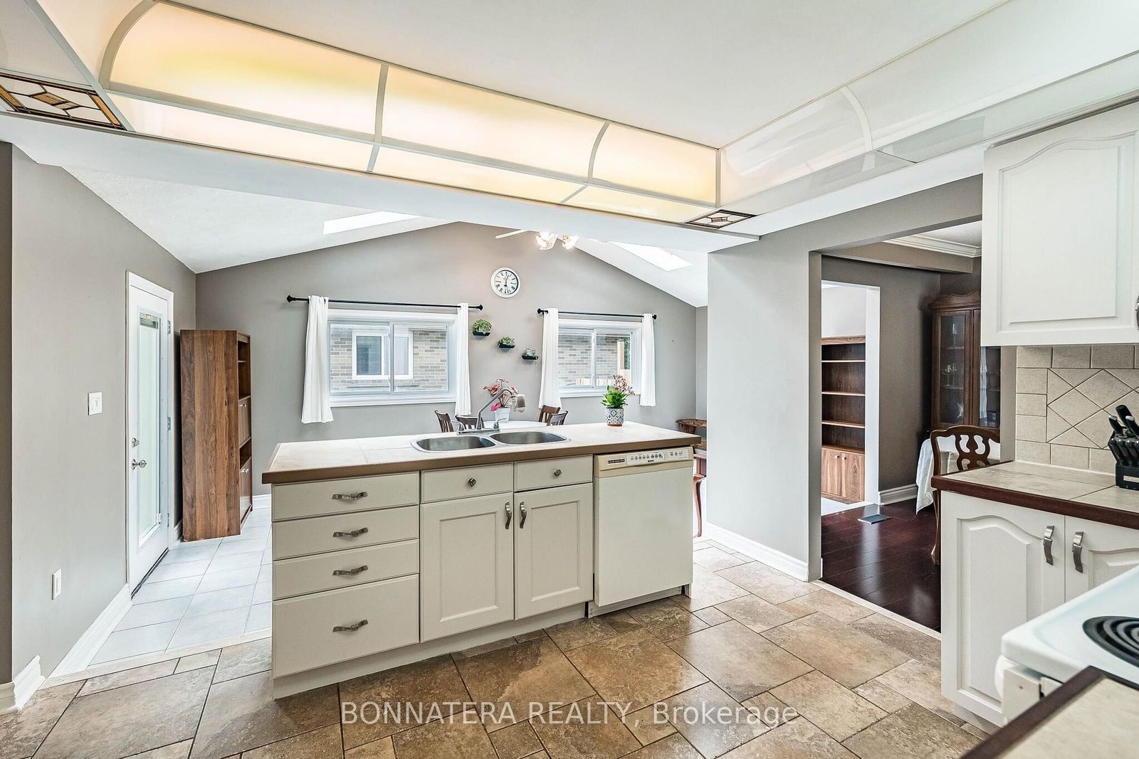 1324 Aldridge Crescent • Burlington, ON photo 14
