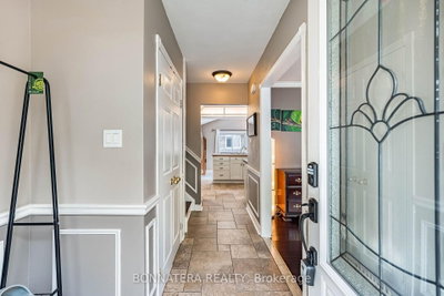 1324 Aldridge Crescent • Burlington, ON photo 3
