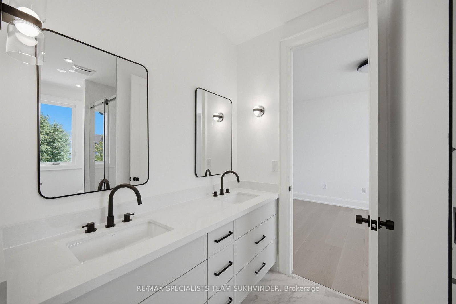31 Linstock Drive • Brampton, ON photo 22