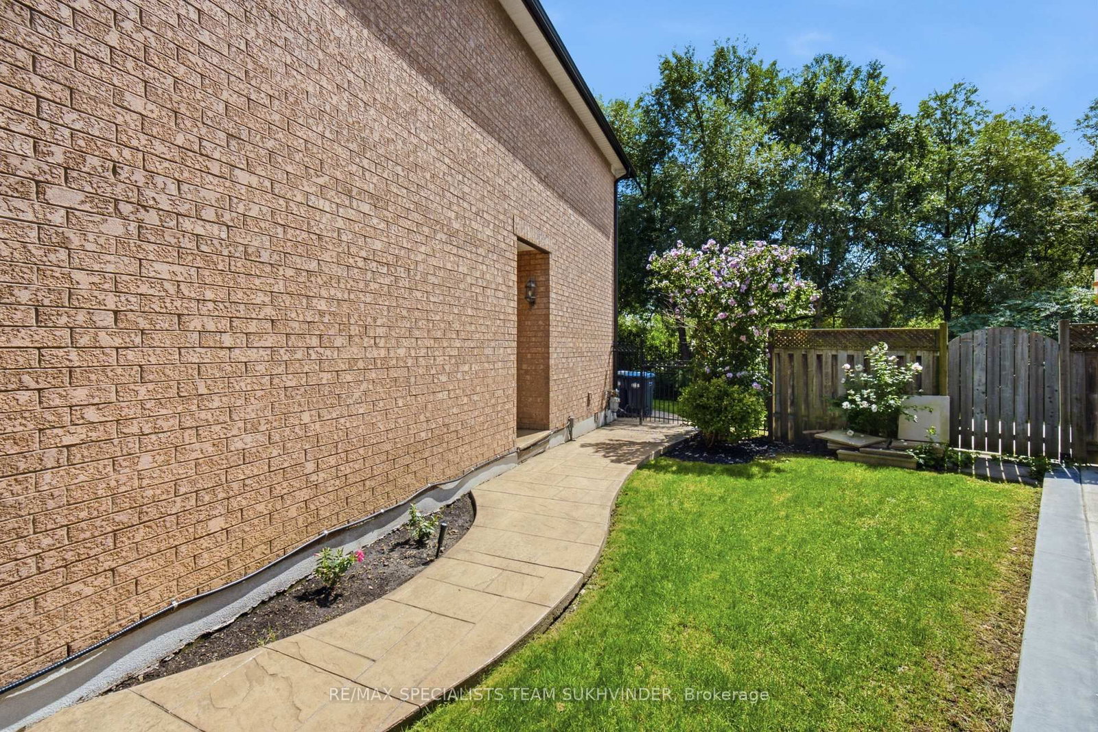 31 Linstock Drive • Brampton, ON photo 35