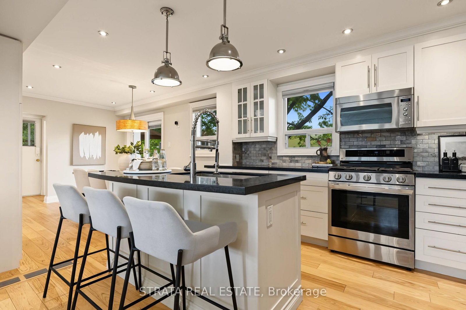 36 Hawthorne Road • Toronto, ON photo 7