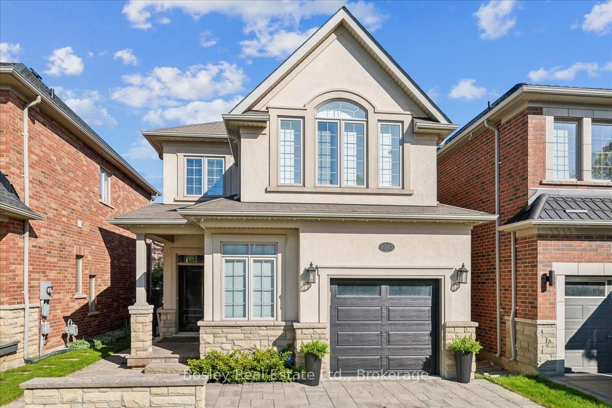 2343 Quetico Crescent • Oakville, ON photo 1