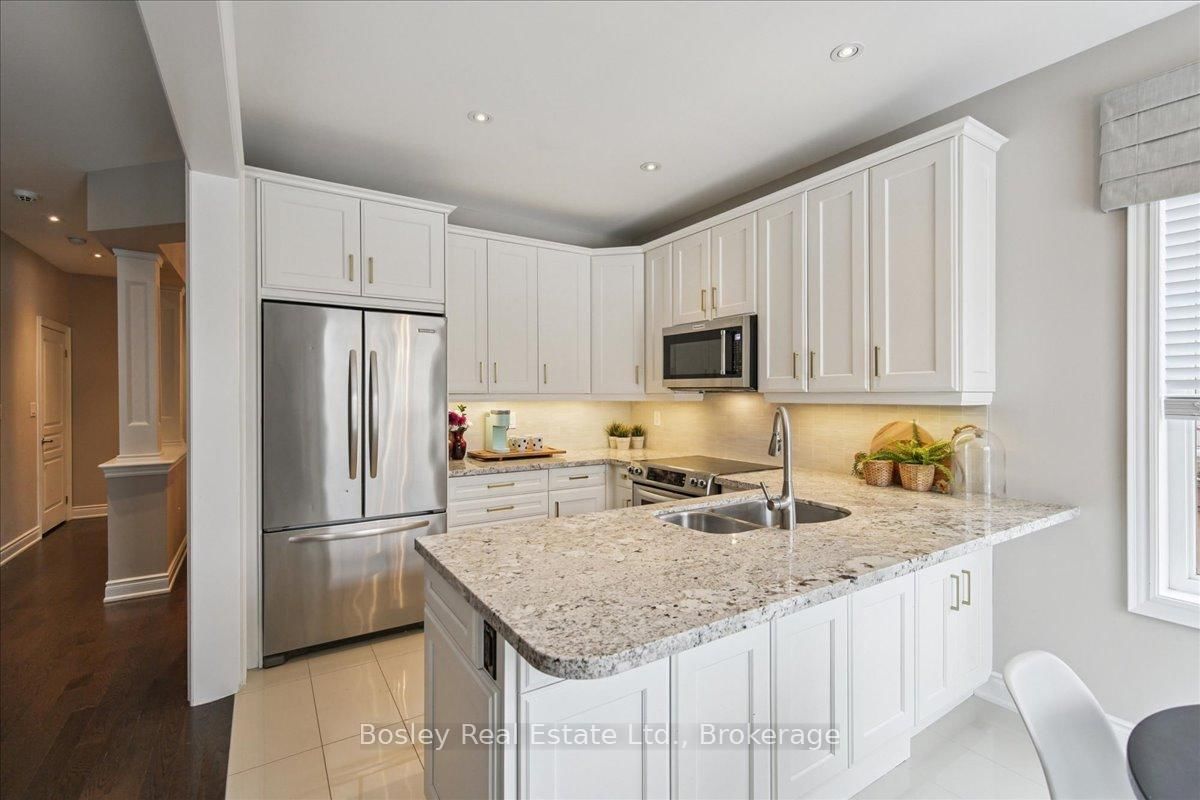 2343 Quetico Crescent • Oakville, ON photo 11