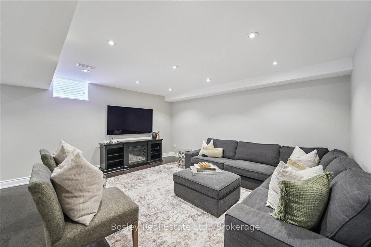 2343 Quetico Crescent • Oakville, ON photo 20