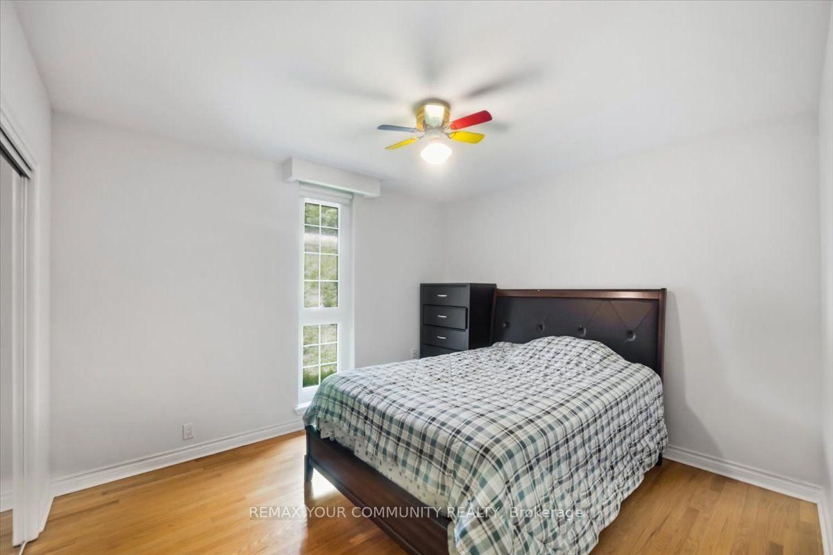 1528 Knareswood Drive • Mississauga, ON photo 25