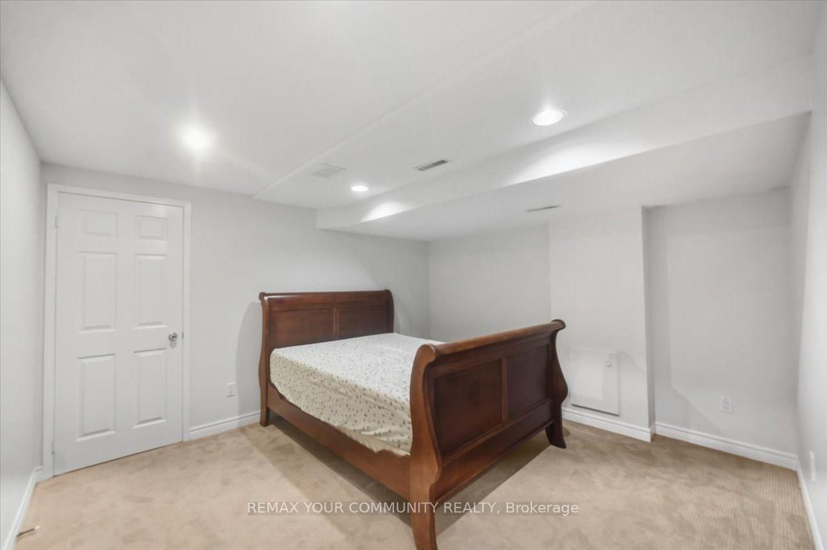 1528 Knareswood Drive • Mississauga, ON photo 30