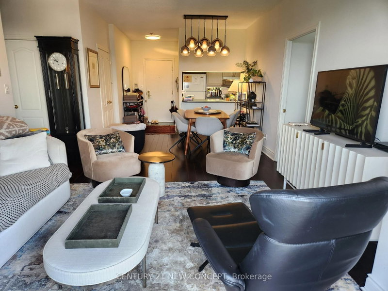 1204 - 2 Aberfoyle Crescent