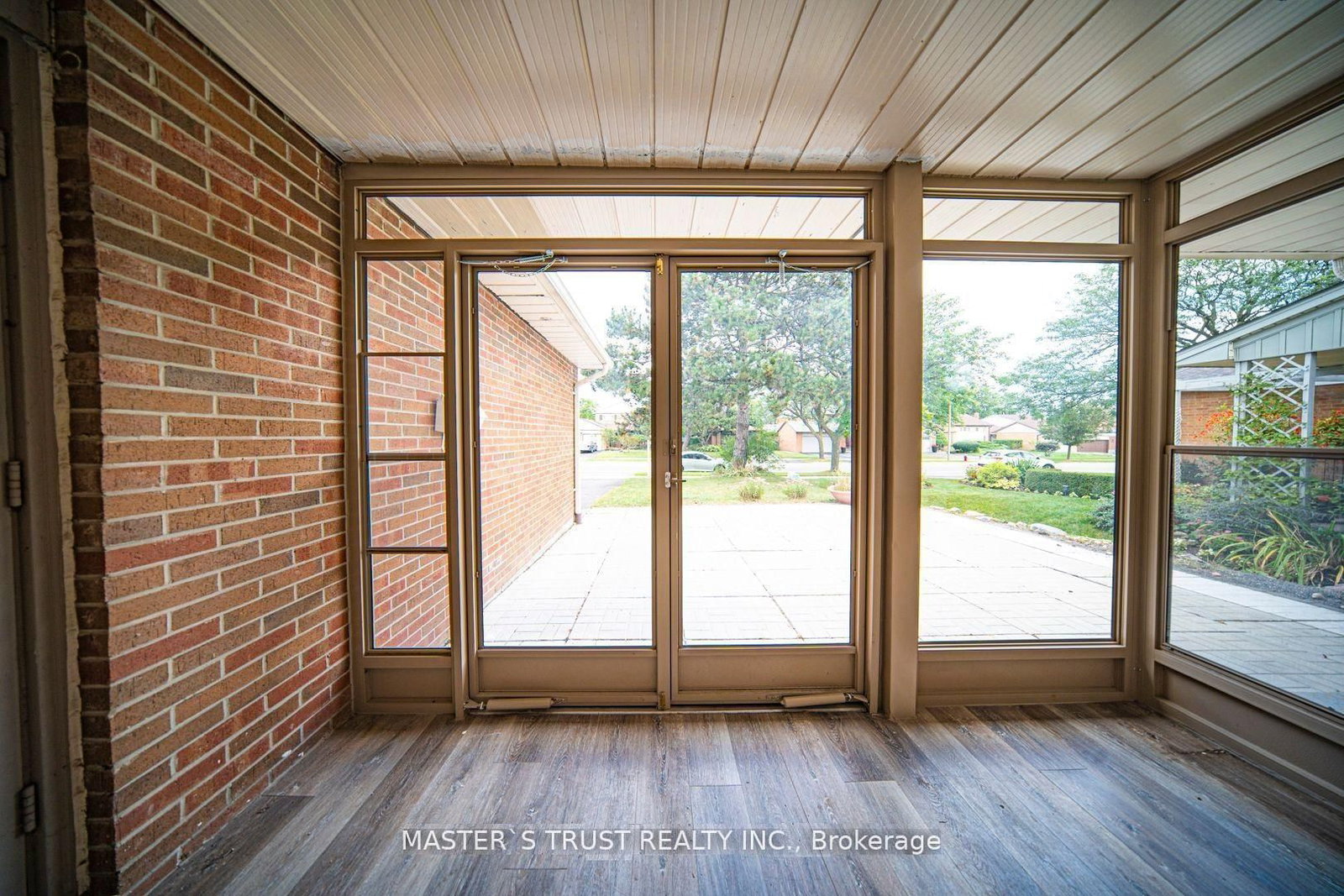 2502 Folkway Drive • Mississauga, ON photo 3