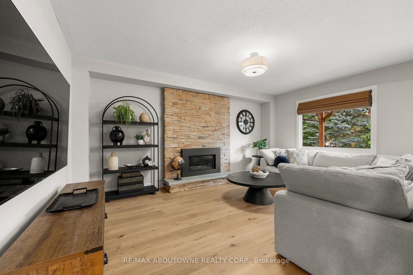 435 March Crescent • Oakville, ON photo 10