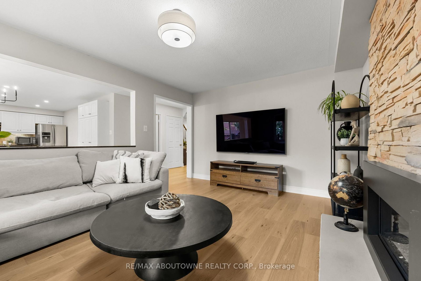 435 March Crescent • Oakville, ON photo 11