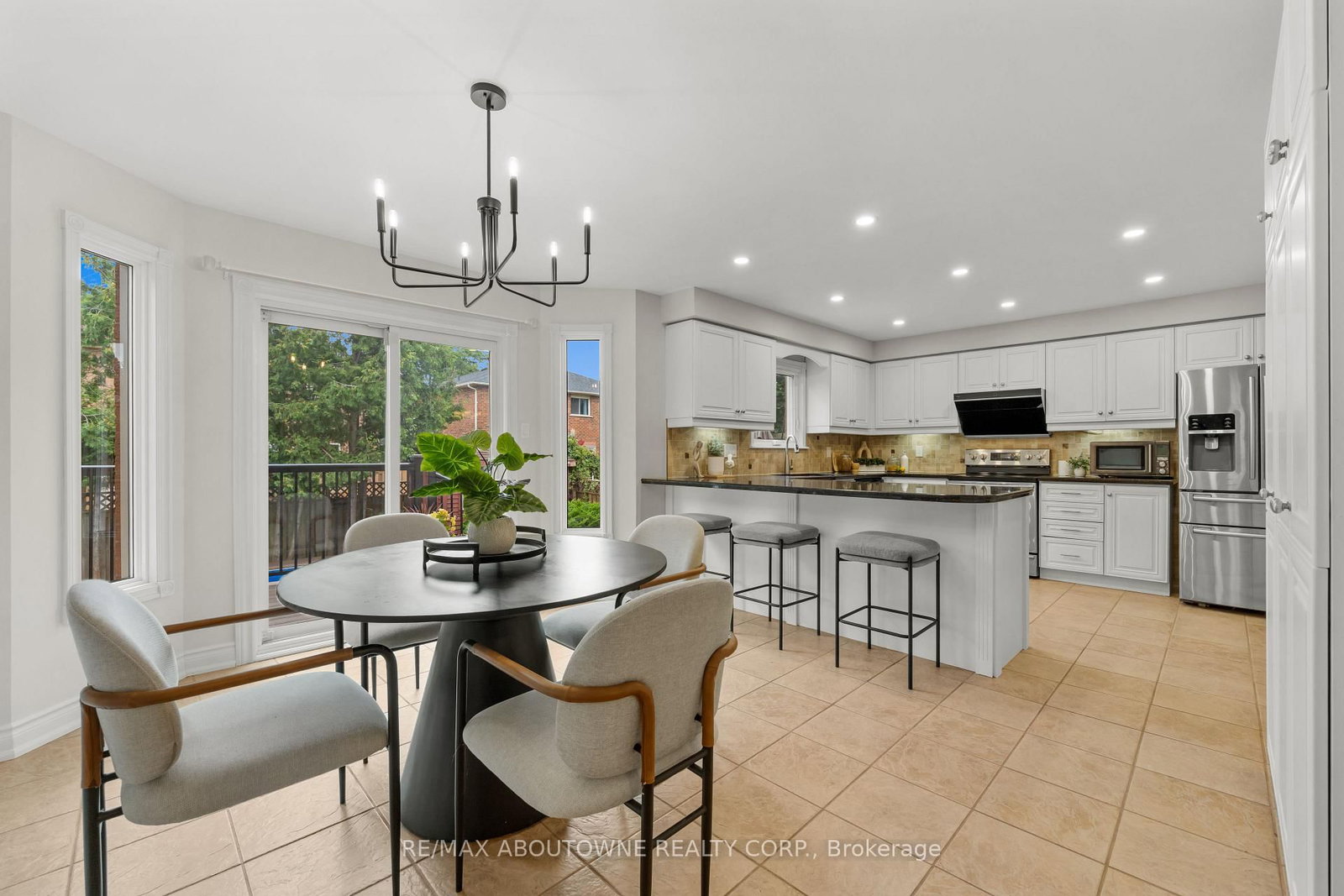 435 March Crescent • Oakville, ON photo 13