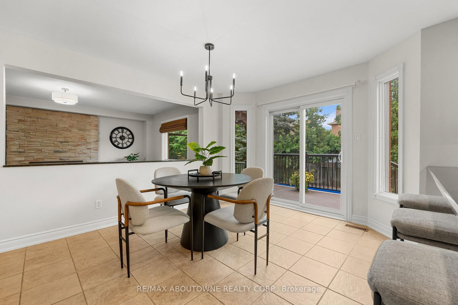 435 March Crescent • Oakville, ON photo 14