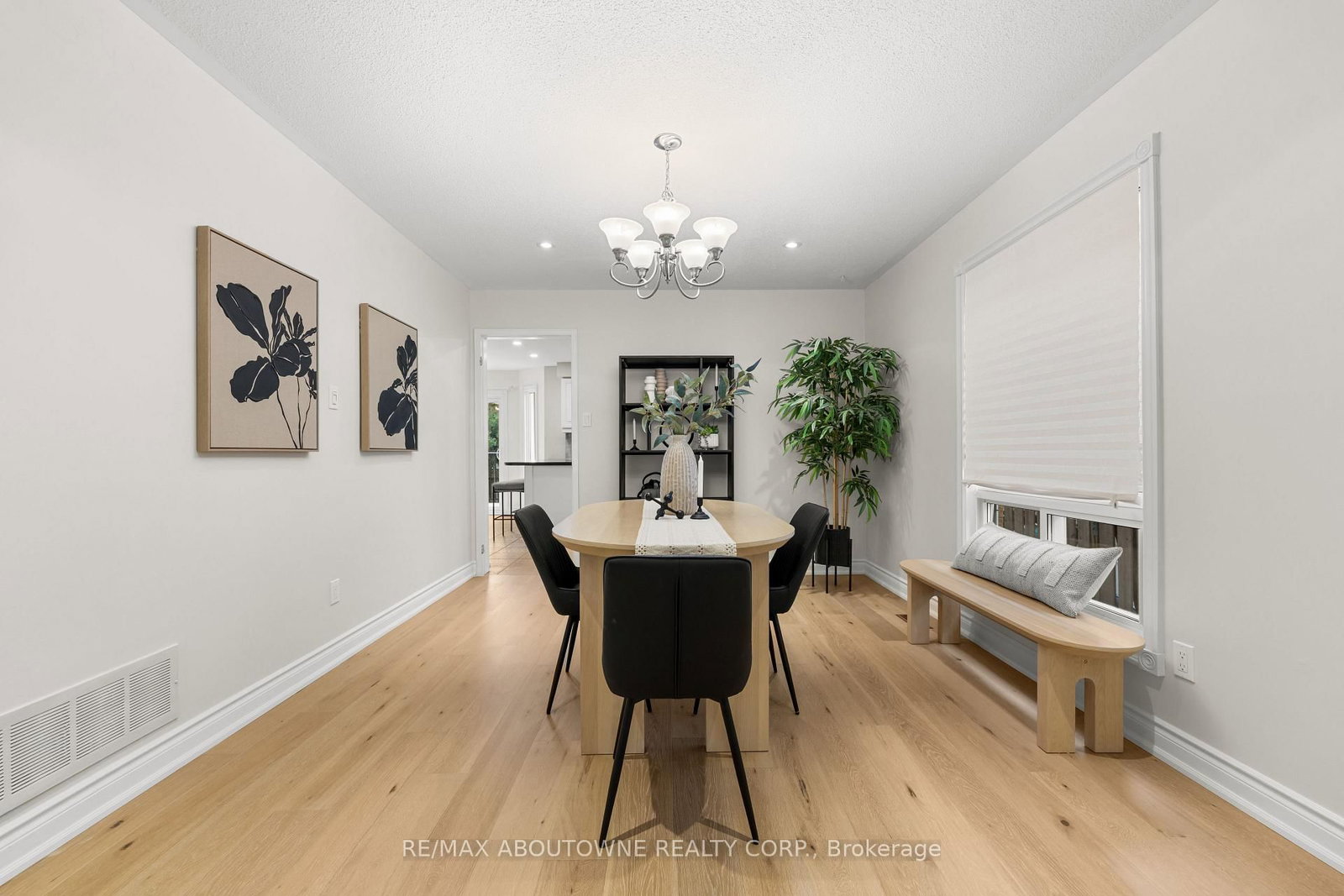 435 March Crescent • Oakville, ON photo 19