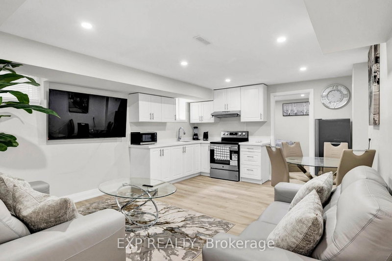 Unit B - 448 Dougall Avenue