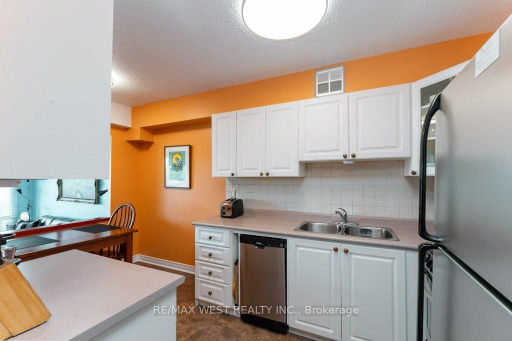 240 Scarlett Road • #807 • Toronto, ON photo 14