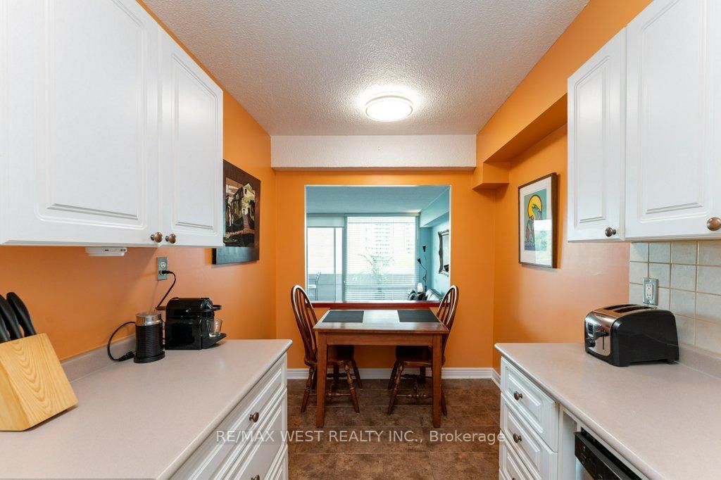 240 Scarlett Road • #807 • Toronto, ON photo 15