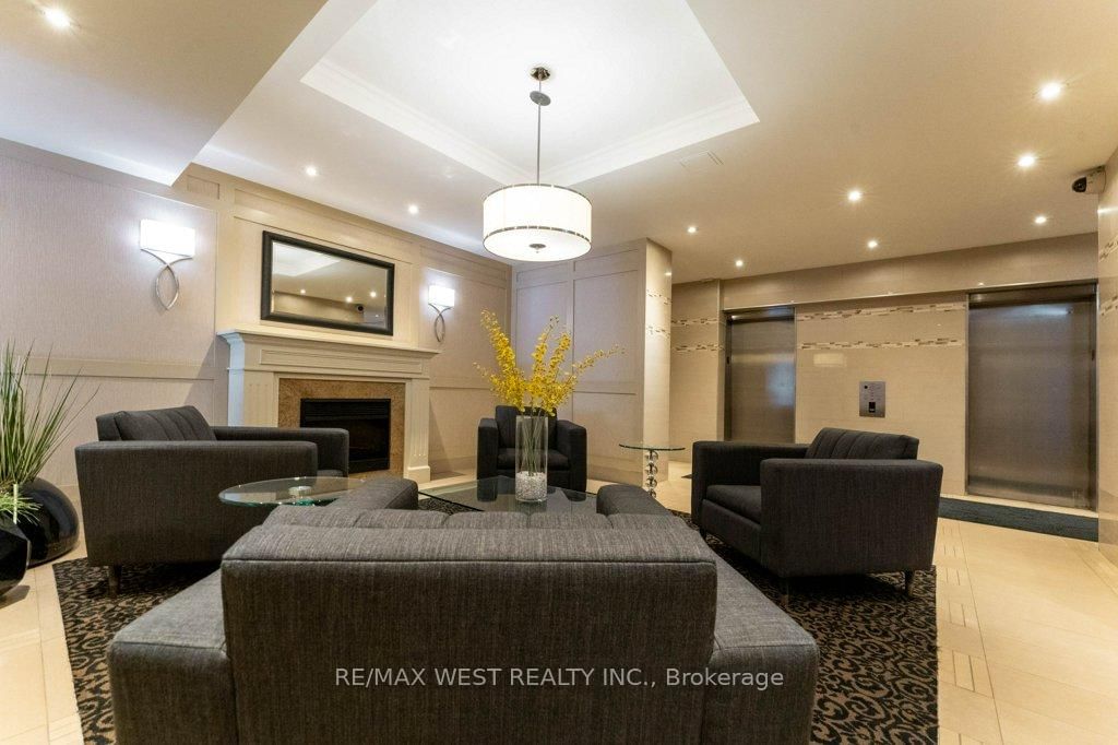 240 Scarlett Road • #807 • Toronto, ON photo 6