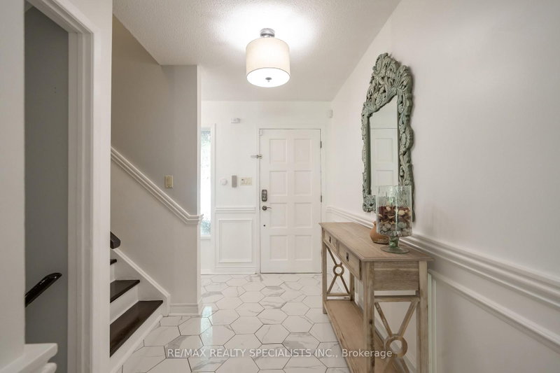2431 Basswood Crescent
