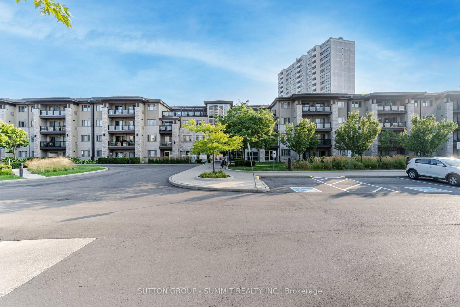 570 Lolita Gardens • #418 • Mississauga, ON photo 1