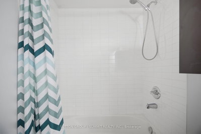 570 Lolita Mississauga,ON L5A 0A1 — Photo 20