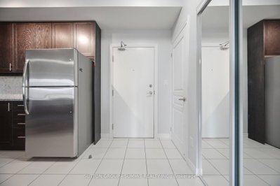 570 Lolita Gardens • #418 • Mississauga, ON photo 6