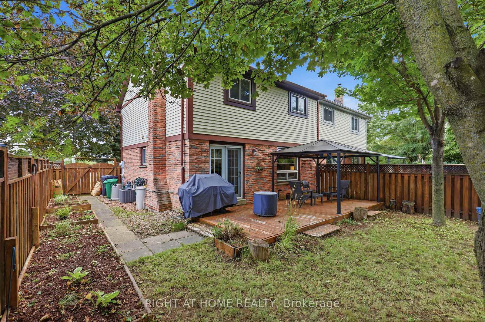 16 Kindle Court • Brampton, ON photo 27
