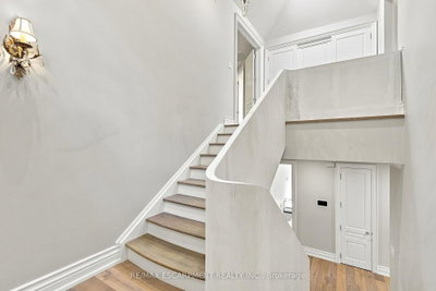 2025 Heartwood Mississauga,ON L5C 4P7 — Photo 37
