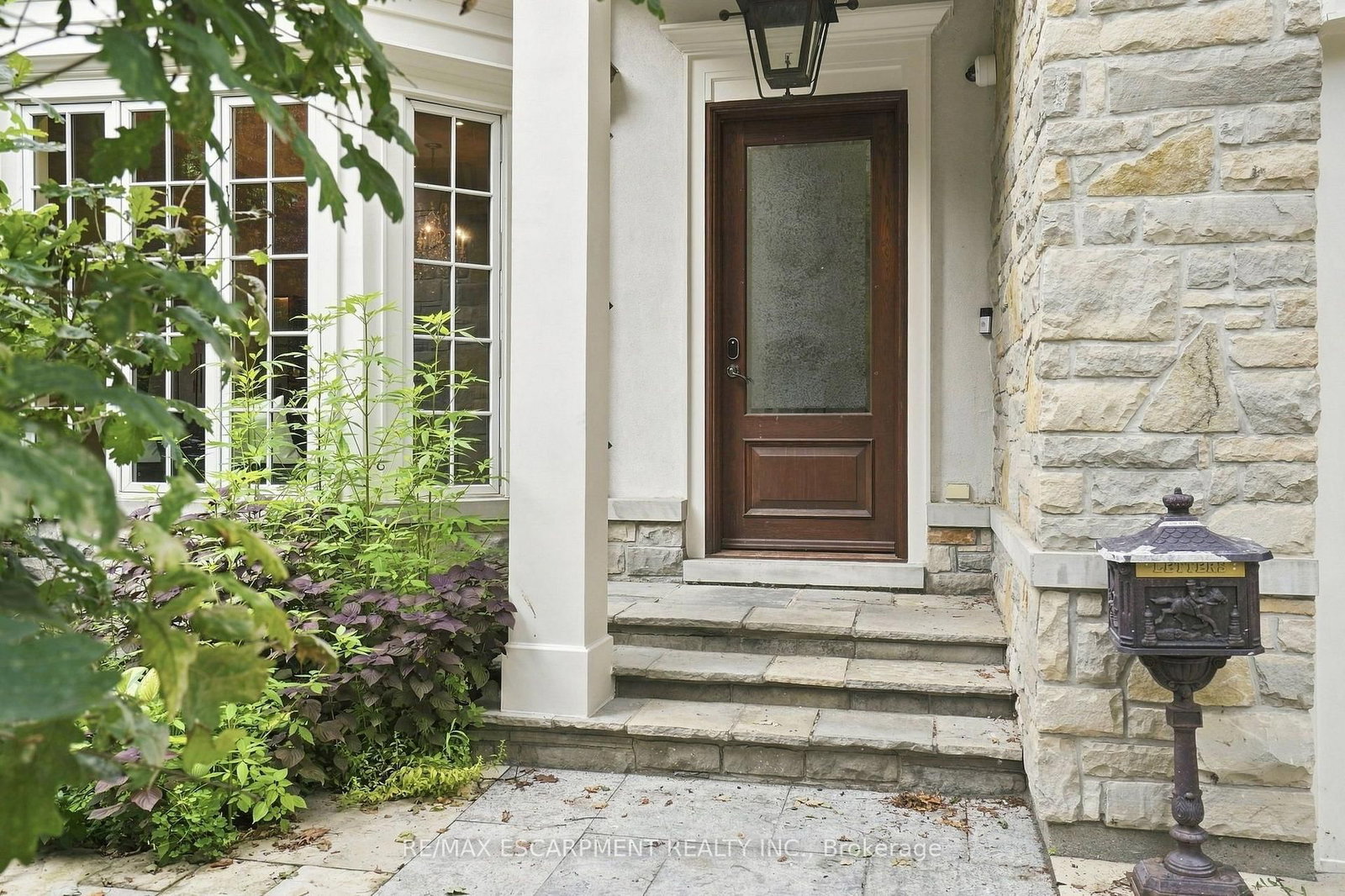 2025 Heartwood Court • Mississauga, ON photo 5