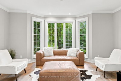 2025 Heartwood Court • Mississauga, ON photo 8