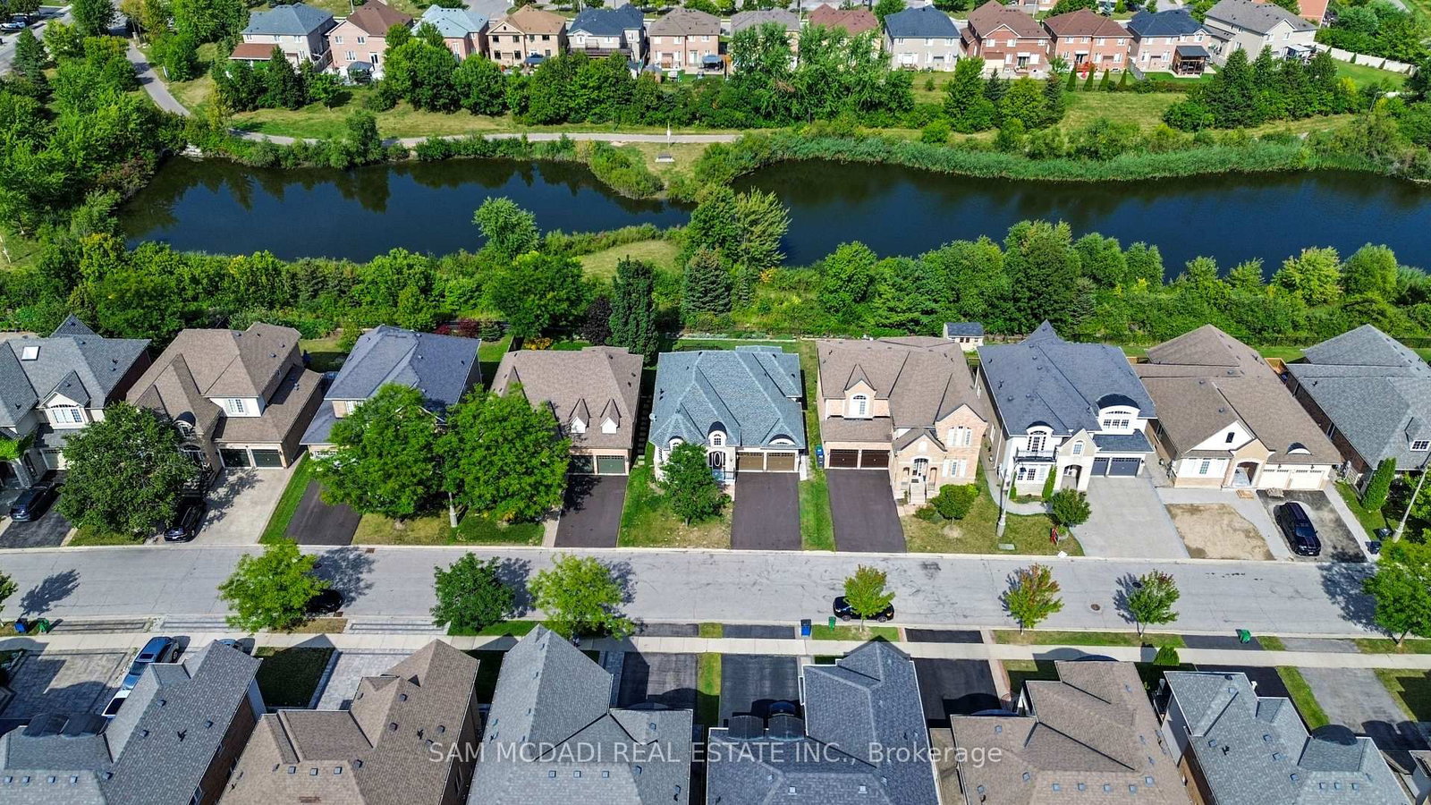 15 Eaglesprings Crescent • Brampton, ON photo 2