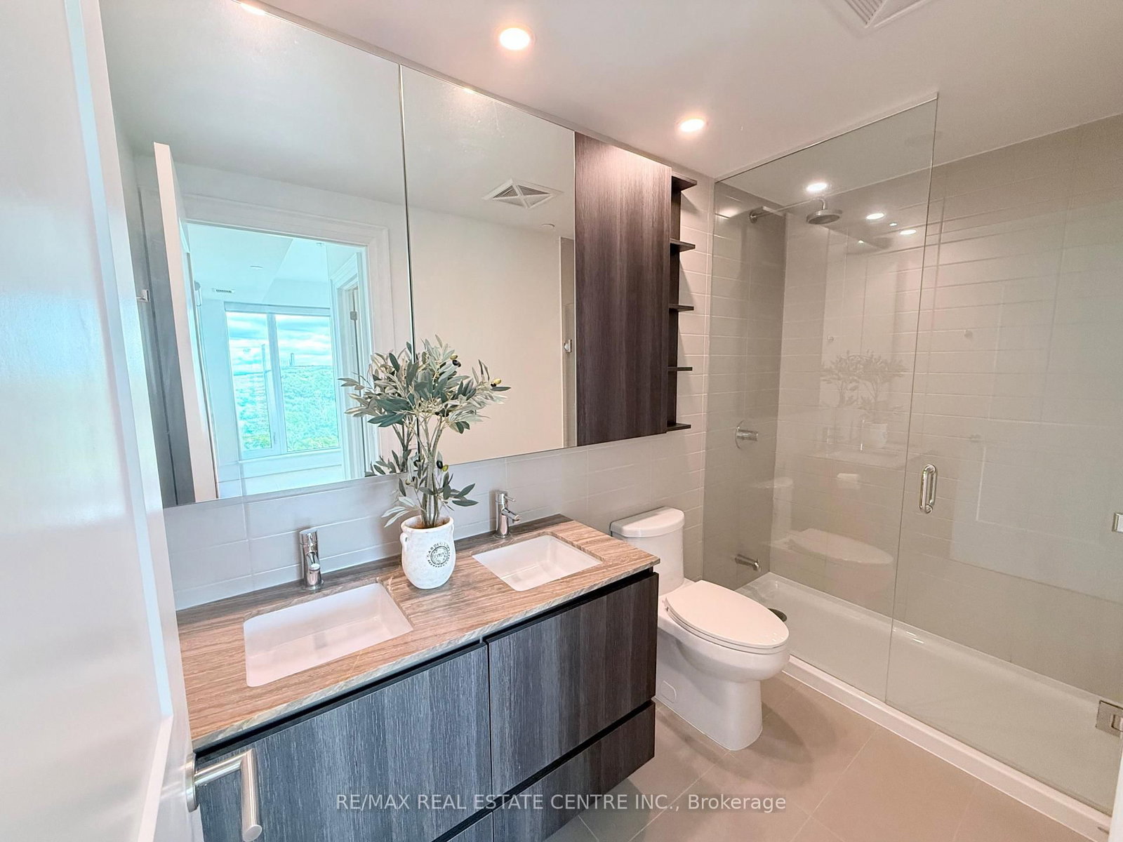 21 Park Street E • #1507 • Mississauga, ON photo 23