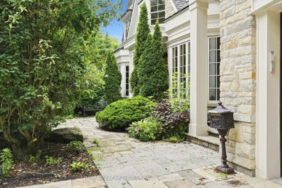 2025 & 2035 Heartwood Court • Mississauga, ON photo 2