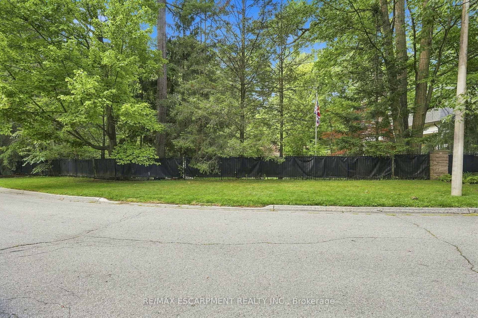 2025 & 2035 Heartwood Court • Mississauga, ON photo 50