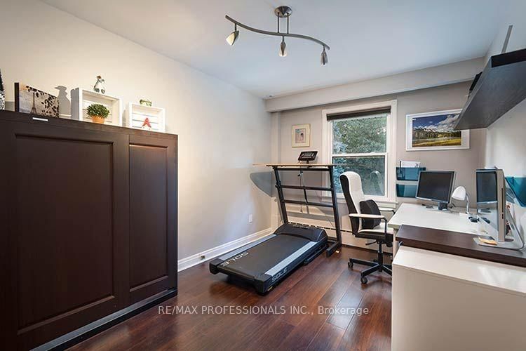 7 Treeline Court • Toronto, ON photo 23
