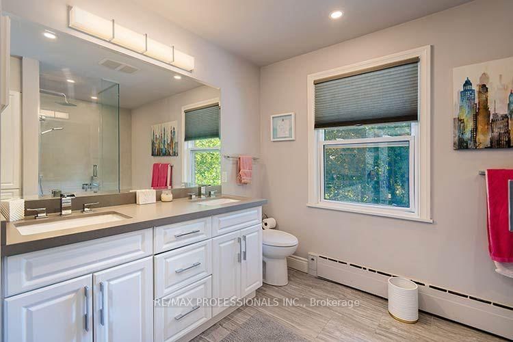 7 Treeline Court • Toronto, ON photo 27