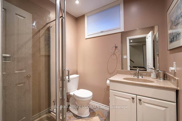 7 Treeline Court • Toronto, ON photo 34