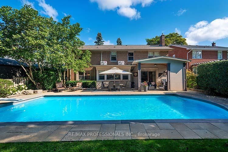 7 Treeline Court • Toronto, ON photo 41