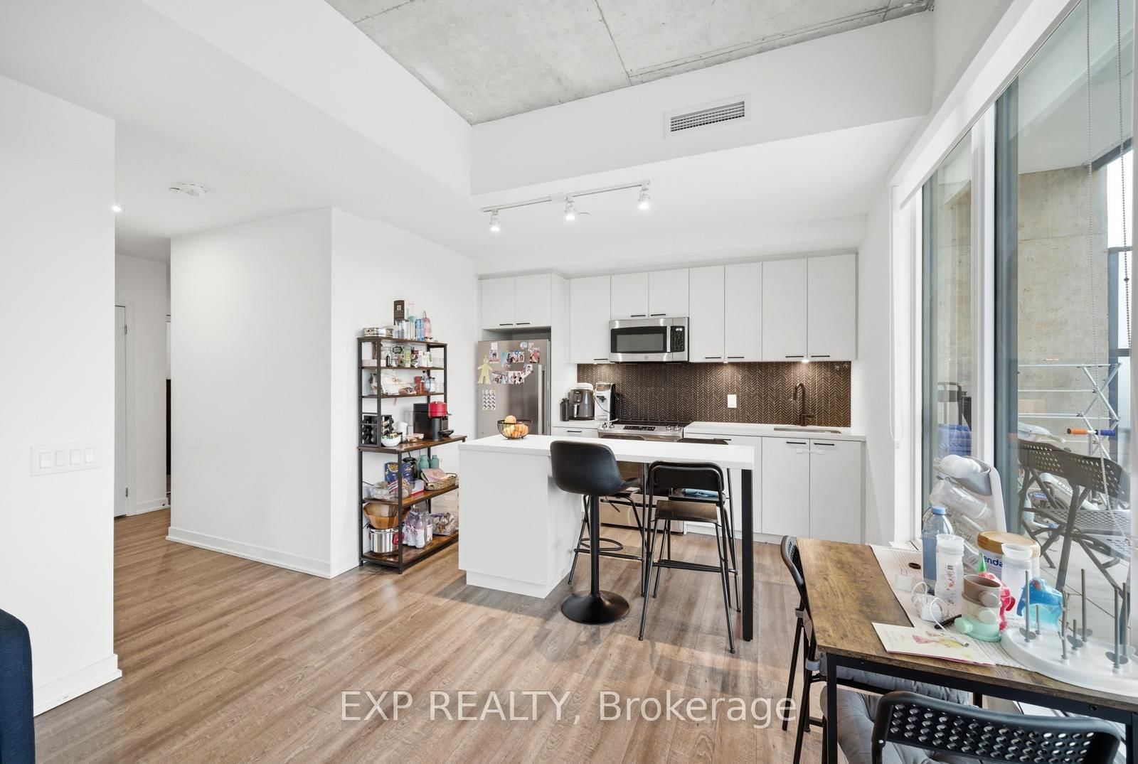 1808 St Clair Avenue W • #804 • Toronto, ON photo 3